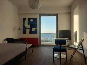 Luminous Seafront Studio - Heart of the City