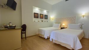 Great Greece Le Convivial Suites