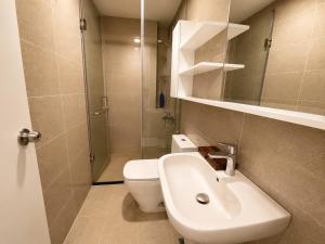Tan Son Nhat Airport Luxury Terra Royal Residence