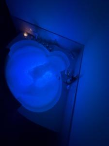 Premium Jacuzzi Apartment-Free parking garage