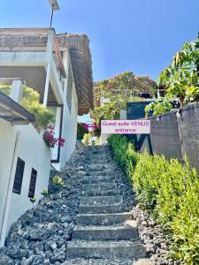 Guest suite VENUS, Boracay, cosy ocean view home with pool