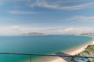 Beachfront, 4 bedrooms, for Big Family