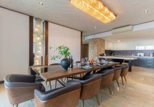 Beachfront, 4 bedrooms, for Big Family