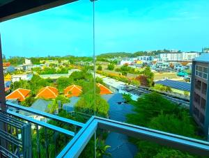 OZONE Sea View Renovated Studio 8th floor