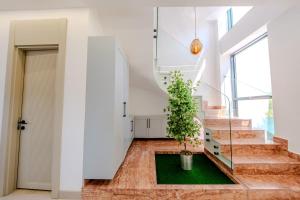 Luxury villa with waterfall pool and garden For 9 people