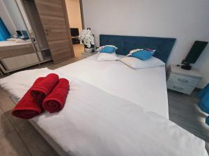 Superb SeaSide Holiday Apartment - Piscine Exterioare Sauna Gym langa plaja
