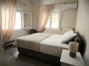The Vyronas House - Detached house 2BR Near Center