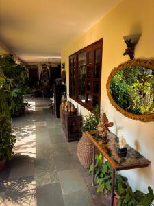Art House by 8MH - Peaceful Escape in Sainik Farms
