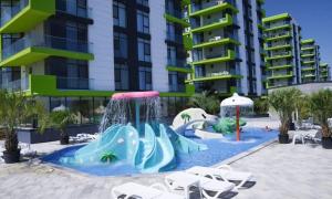 Luxury Holiday SeaSide Apartment - Beach Pool & Spa Resort