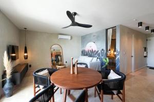 Modern 2BR Retreat in Parques Zama with Private Pool