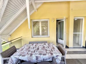 Lelle Udvar 8 AC Free parking