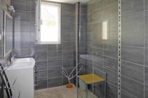 Nice holiday apartment 20 m from the beach, Arromanches-les-Bains