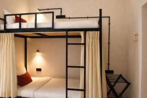 8fold by LaRiSa Siolim,Private Rooms & Dorms