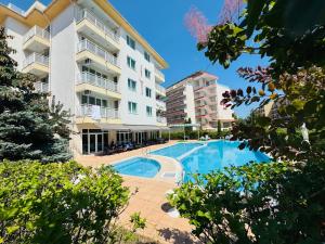SUNNY HОUSE 105 One Bedroom Apartment