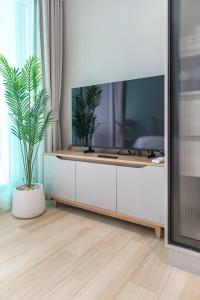 Title Serenity Studio with Balcony by TVC F206