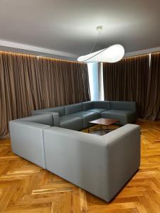 Bliss Properties Luxury Villa with Private Pool 5 Min to Beach,