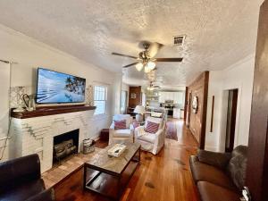 Salt and Oak Charming Southern