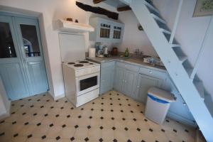 Avgonima Sunset Medvial Suite