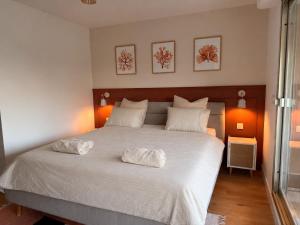 Bright Sea-View Flat, Terrace, free Parking, Beach 1 Min