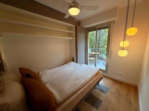 Bright Sea-View Flat, Terrace, free Parking, Beach 1 Min