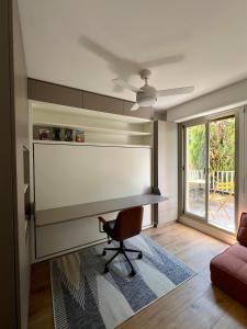 Bright Sea-View Flat, Terrace, free Parking, Beach 1 Min