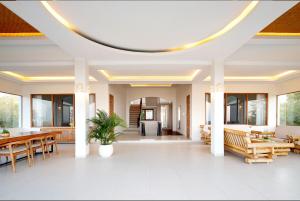 Quiet Villa with Private Pool & Ocean View