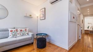 Bright 1BR Flat in Bairro Alto by LovelyStay
