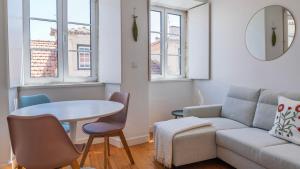 Bright 1BR Flat in Bairro Alto by LovelyStay