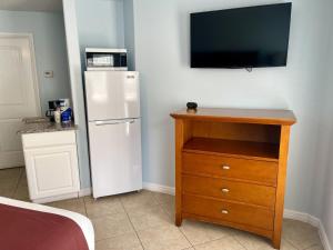 Beachgate Condo Suites and Hotel 526 and 527b condo