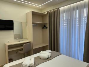 Ellies Modern Haven Kallithea Pool Retreat
