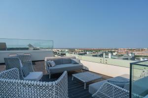 Privilege Happy Place in Faro with Rooftop Panoramic Pool