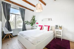 Sarthak Hotel