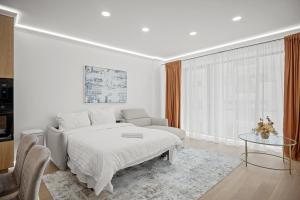 FLH - North Avenue Luxury 1BR Near Airport