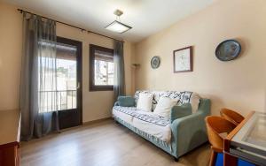 Miquel 2 – Apartamento con Parking, Wifi y AC