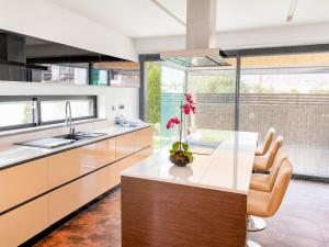 Villa Ria Lux - com jacuzzi e piscina aquecível em Olhão