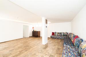Spacious Villa - 3BR - 2 Living Rooms