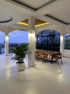 Quiet Villa with Private Pool & Ocean View