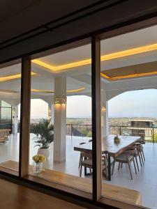 Quiet Villa with Private Pool & Ocean View