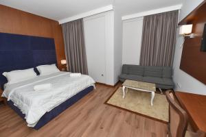 Deluxe Triple Room room in Golden Ring Resort