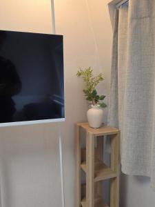 1 minute to Samgakji area, 2 rooms, 3 beds, Myeongdong, Hongdae, Itaewon, Seoul Station, maximum 4 people, HYBE, airport bus