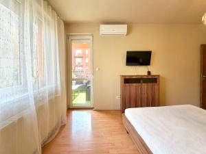 Aurora Stay - 2 Bedroom Apartment with Terrace in Central Budapest