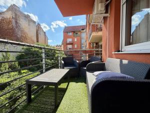 Aurora Stay - 2 Bedroom Apartment with Terrace in Central Budapest