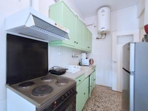 Comfortable Apartment near Larissis Metro