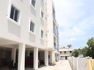 Starlighthotels near L&T DLF MIOT Chennai Trade Center Manapakkam