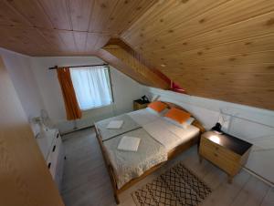 Hompot Accommodation