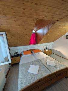 Hompot Accommodation