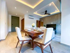 Quiet and Resting Home 1BR with KingBed Wifi Pool BBQ