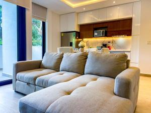 Quiet and Resting Home 1BR with KingBed Wifi Pool BBQ
