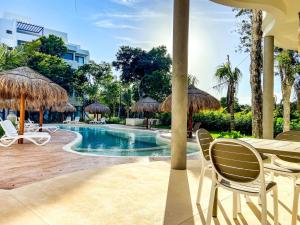Quiet and Resting Home 1BR with KingBed Wifi Pool BBQ