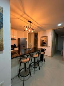 Apartamento Moderno y Lujoso con vista al Mar PISO19 - Cerca a la Ciudad Amurallada